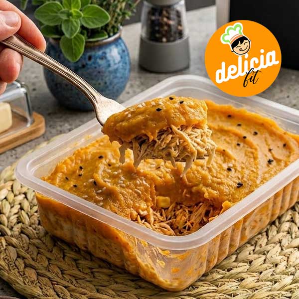 escondidinho de abóbora com frango desfiado marmita delicia fit