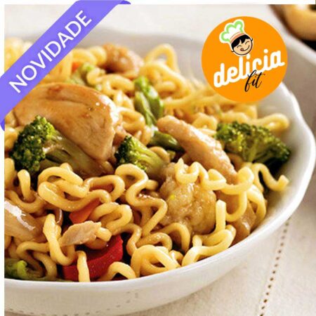 marmita de yakissoba de frango congelada delicia fit porto alegre