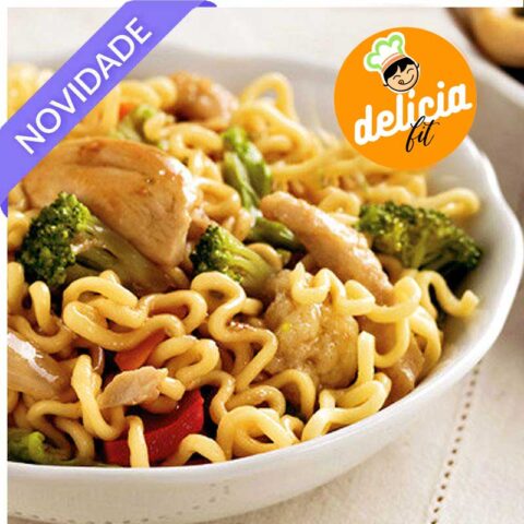 marmita de yakissoba de frango congelada delicia fit porto alegre